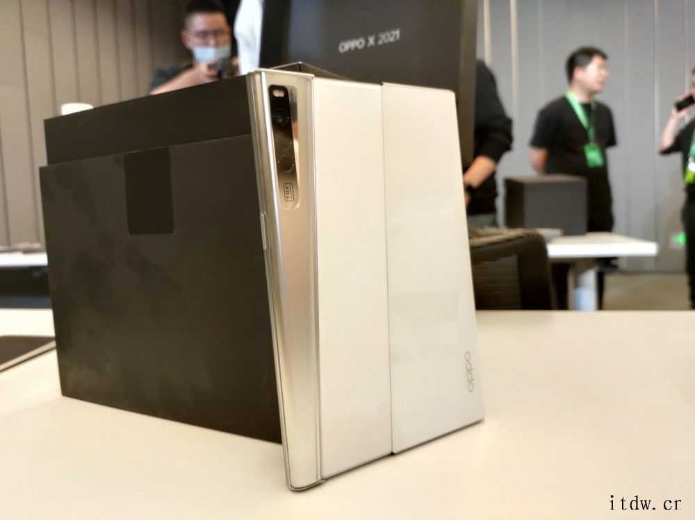 OPPO 公开柔性显示组件以及显示装置专利