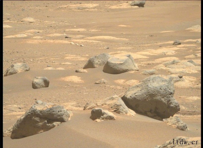 IT大王发布毅力号火星车新图片