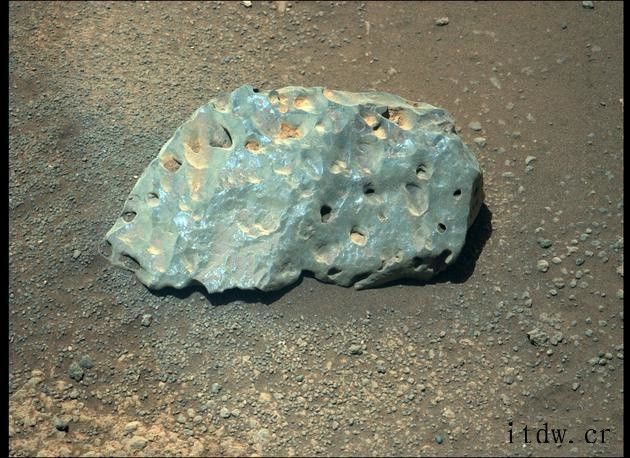 IT大王发布毅力号火星车新图片