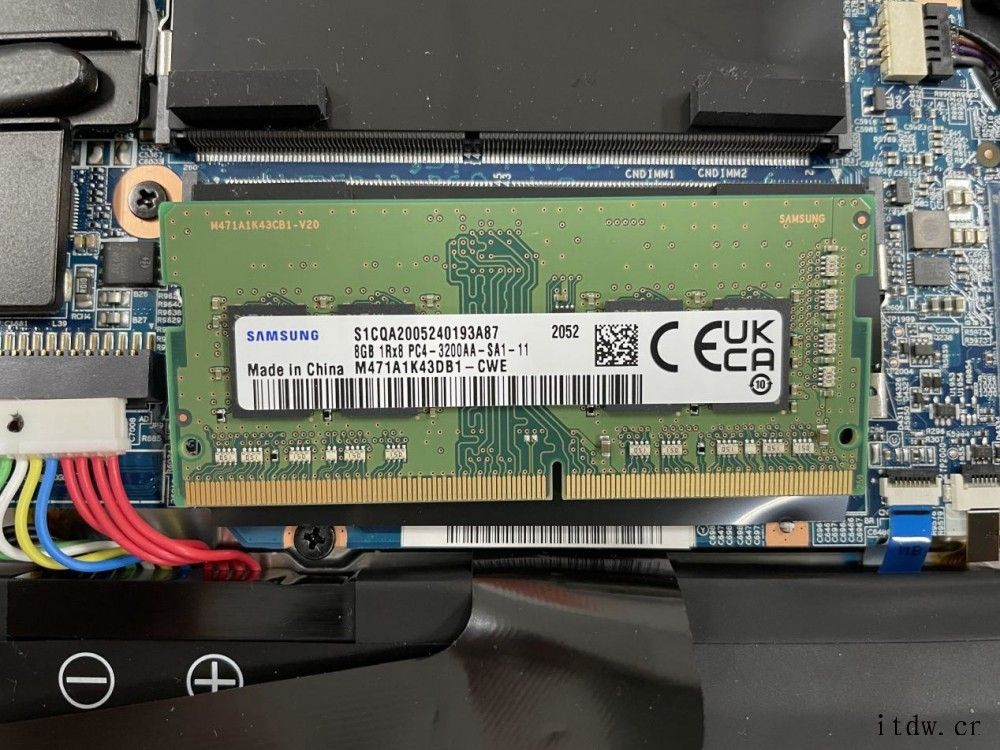 机械师 F117翻倍到x8,这使得厂商可以在不缩减 GPU 通道的情况下做一爱打游戏的你来说实在是性价比之选