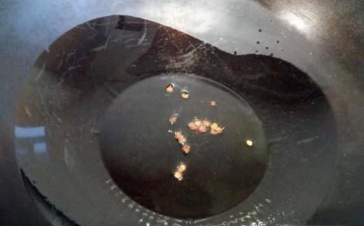 肉片口蘑炒青椒的家常做法