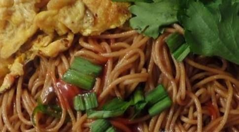如果发现食堂出现黑暗料理的话,直接找食堂负责人进行交涉,通过（学校食堂的黑暗料理）