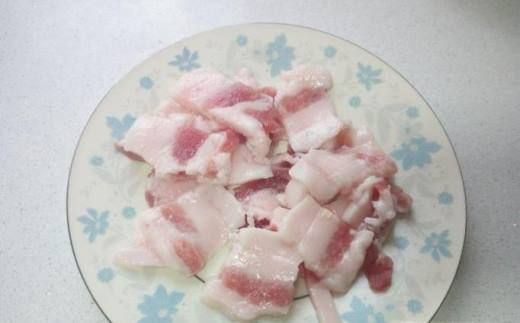 肉片炒腐竹,味道鲜美,营养丰富