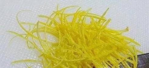 柚子皮越薄越好,减少苦涩的味道
