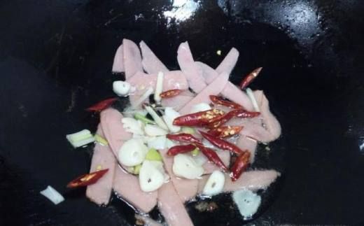 火腿肠炒菜心的家常做法