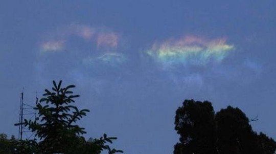 汶川地震前天空惊现狐狸眼睛