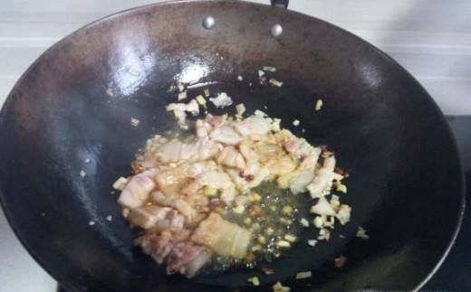 肉片炒腐竹,味道鲜美,营养丰富