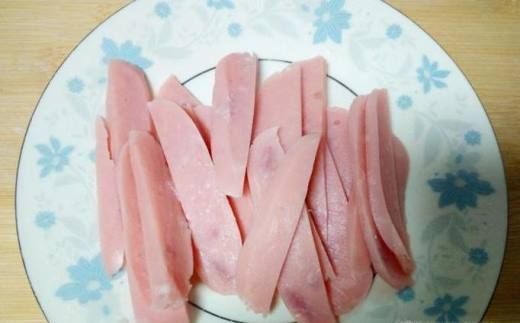 火腿肠炒菜心的家常做法