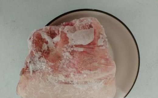 青蒜苗与肉同炒,是极佳的搭配