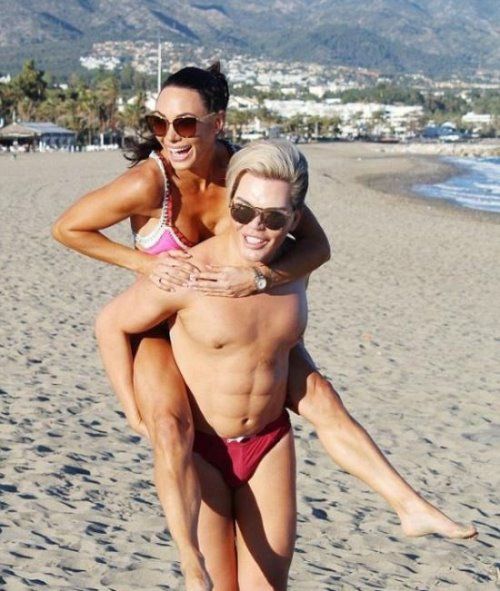Rodrigo Alves10年间花280万做42次整容手术