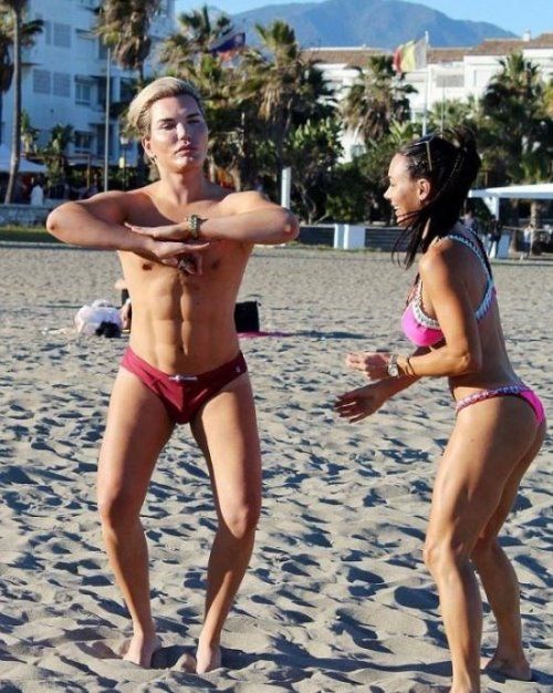 Rodrigo Alves10年间花280万做42次整容手术