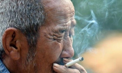 耄耋老人不留饭,90不留坐,意思是老人过了70岁后,别人就不