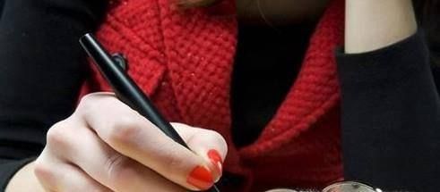 一个班里我们玩的好的同学就那么几个,不可能跟所有人都交心交肺