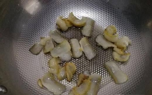 青蒜苗与肉同炒,是极佳的搭配