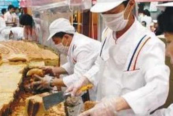 世界上最大的月饼 这块月饼叫做中华圆月