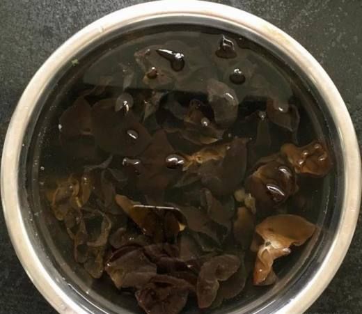韭菜鸡蛋木耳水饺的家常做法分享