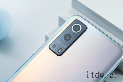 iQOO Z3 12GB+256GB 版本今日开启预售