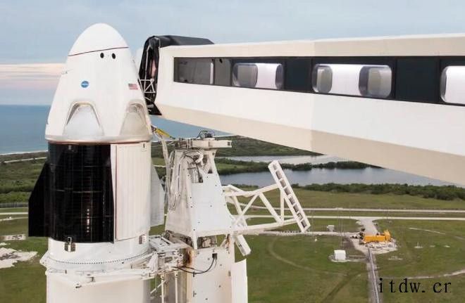 Axiom SpaceX 将利用载人龙飞船在 2023 年之