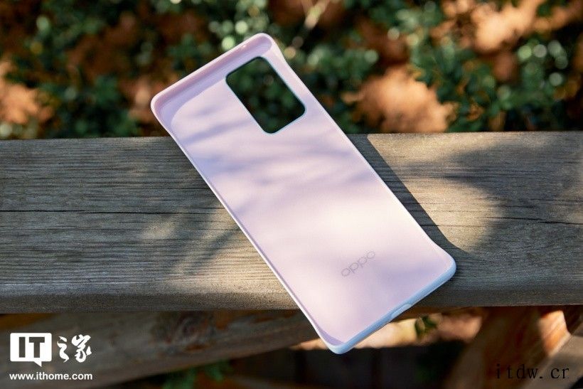 OPPO Reno6 系列焕彩补光保护壳开箱图赏