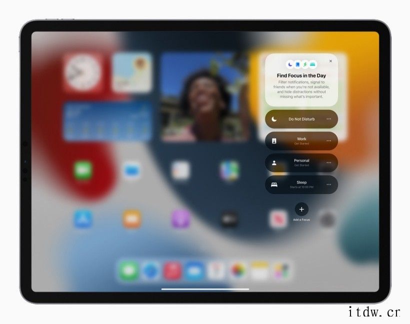 Apple 今日预览 iPadOS 15 系统Swift Playgrounds 4