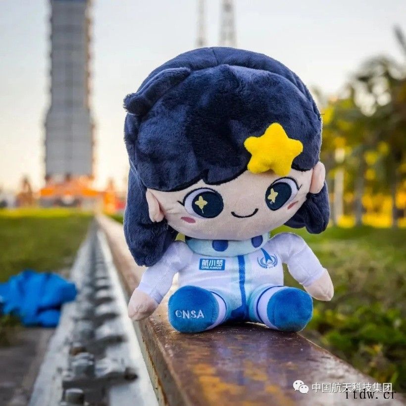 天问一号火星车“着巡合影”图迅速走红,请你赐名字