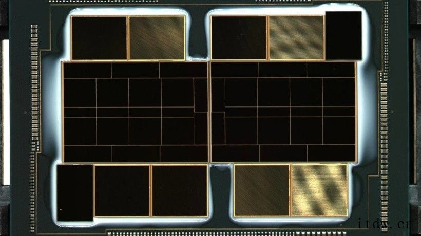 功耗可达 600W,标配水冷:英特尔 Ponte Vecch