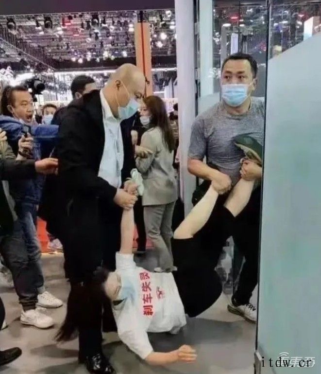 深陷维权风波却又销量不减,这半年特斯拉都做了什么一体压铸或降低 20% 单车制造成本,但维修成本恐剧增 一体