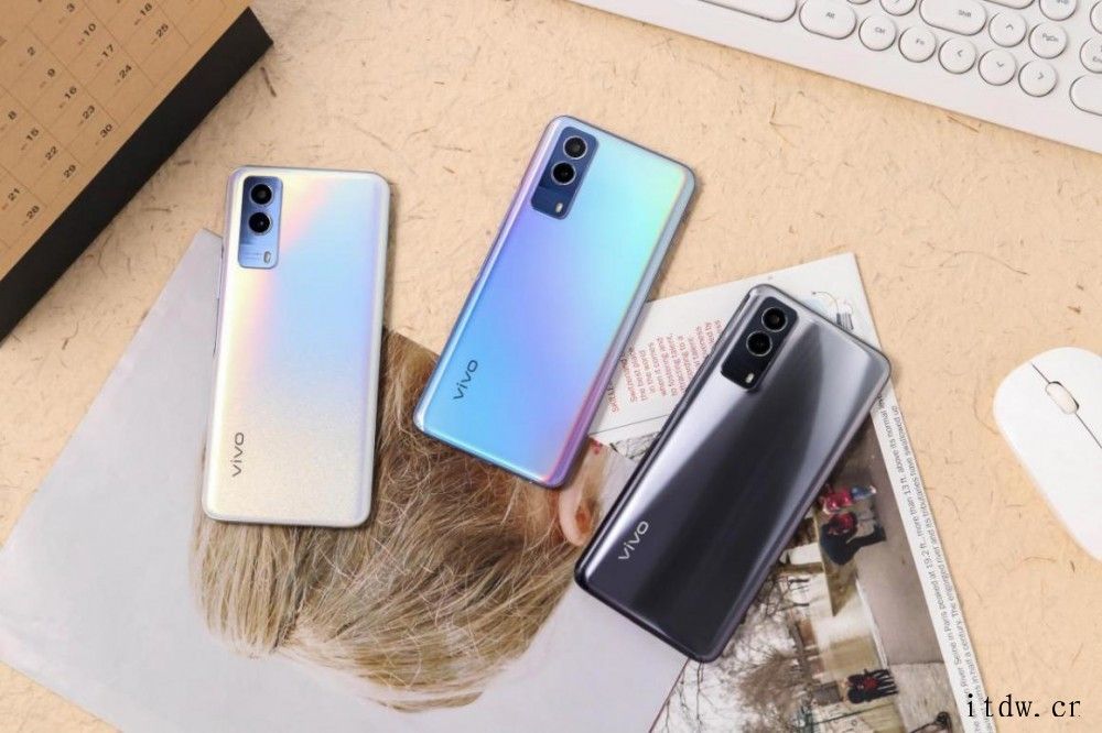 1799元起:内置 5000mAh 的大电池,vivo Y5
