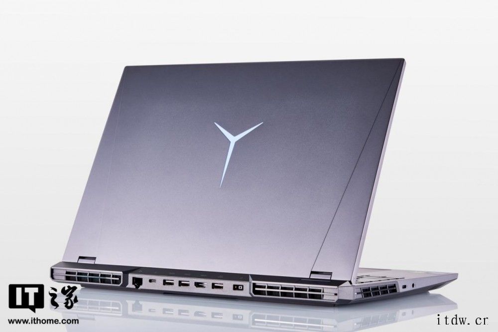 【IT之家评测室】拯救者 Y9000P 2021 版评测:升Y9000P 的 RTX 3060 稳定在了 130W 的功画质出众的国产游戏《光明记忆:无限》,虽然还没上线,但它提供