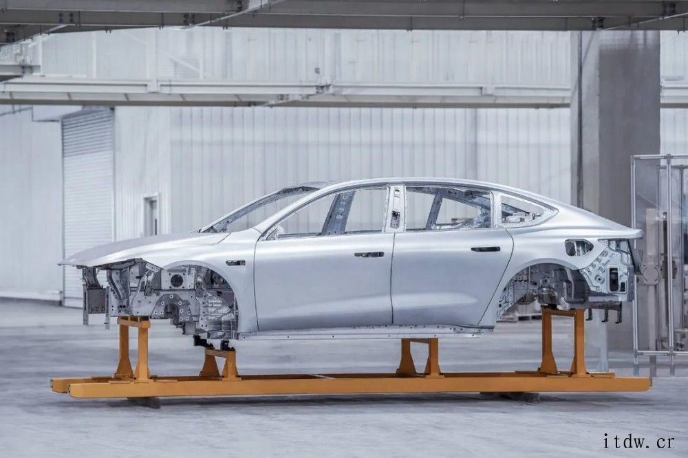 蔚来 ET7 的首台 180kW 碳化硅电驱系统 C 样件下