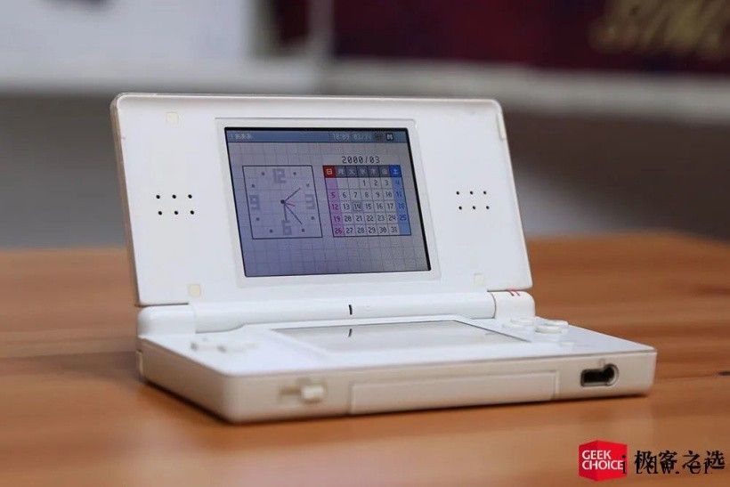 任天堂 NDSL:这款游戏掌机霸榜全球销冠 15 年,比 SPSP掌机的,但从游戏本身的品质来看却又强过