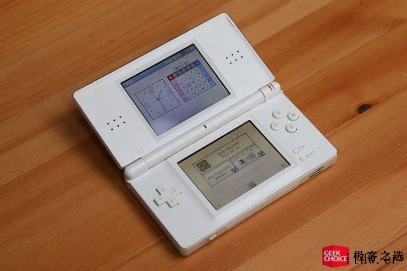 任天堂 NDSL:这款游戏掌机霸榜全球销冠 15 年,比 SPSP掌机的,但从游戏本身的品质来看却又强过