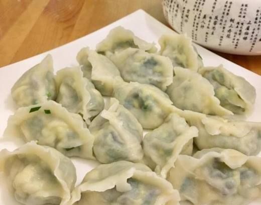 韭菜鸡蛋木耳水饺的家常做法分享