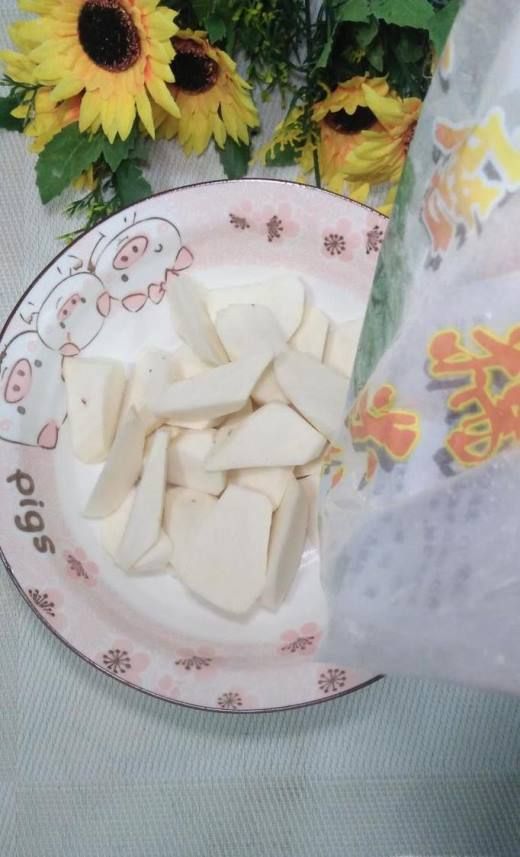 出锅装盘就可以吃了,趁热吃,味道非常鲜美,放凉了吃也非常好吃