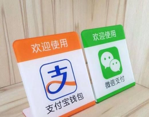 如何把微信里面的钱提现到卡里?