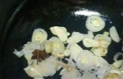 鸡尖做成红烧的口味,特别好吃
