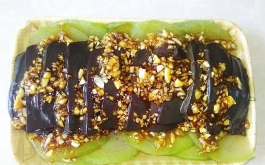 冬瓜和牛血都是家常的普通食材,做出来的成品味道非常棒