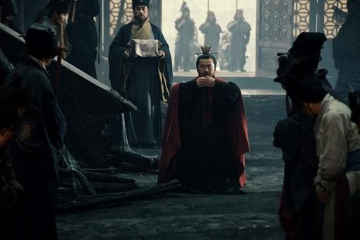 成语“深沟高垒”,意为深挖壕沟,高筑壁垒,构筑坚固的防御工事