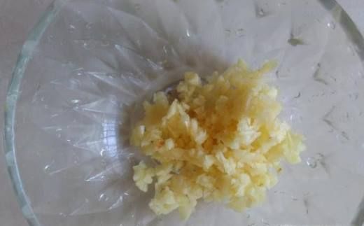 冬瓜和牛血都是家常的普通食材,做出来的成品味道非常棒