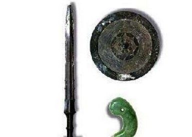 日本三大神器:草剃剑、八咫镜、八坂琼曲玉
