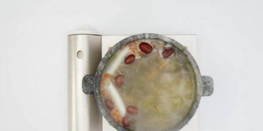 母鸡1只、矿泉水2