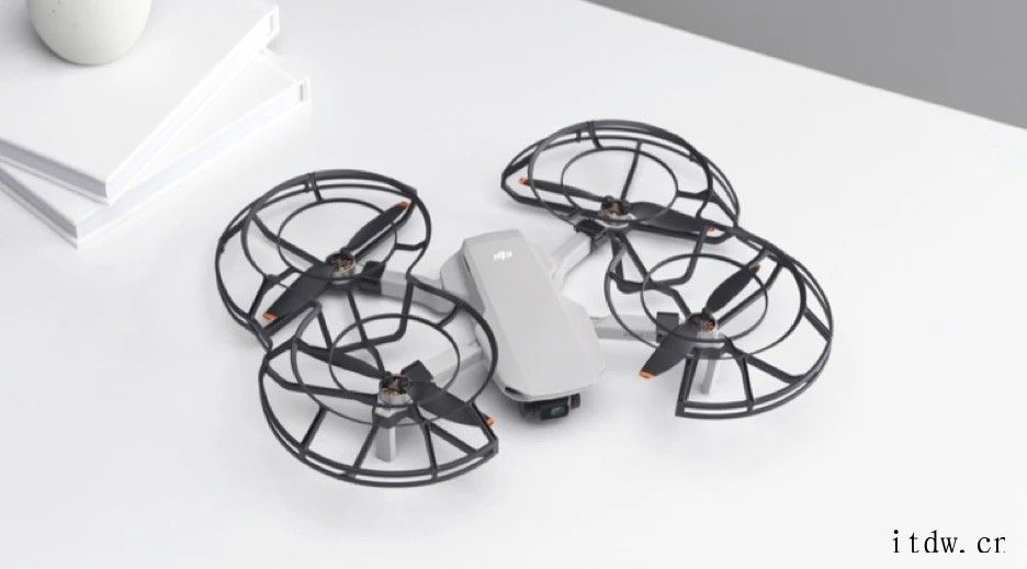 大疆海外悄然上架 DJI Mini SE 无人机:仅重 24