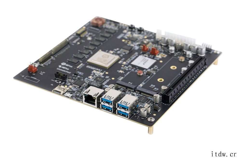 首个支持 RISC