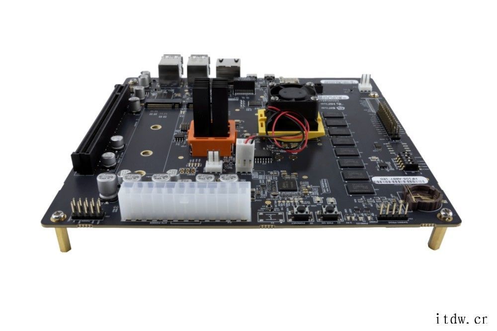 首个支持 RISC