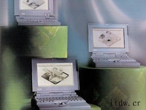 本周是第一代 iPod 发布 20 周年、PowerBook