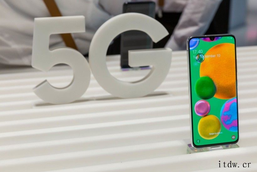 工信部:中国截至 9 月末 5G 基站达 115