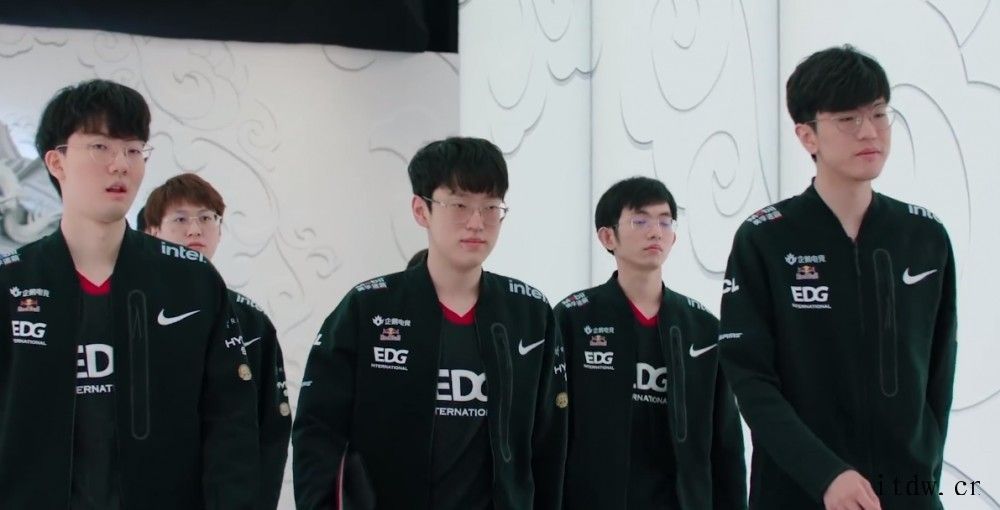 DK 3:2 战胜 T1:晋级《英雄联盟》 S11 决赛,冲