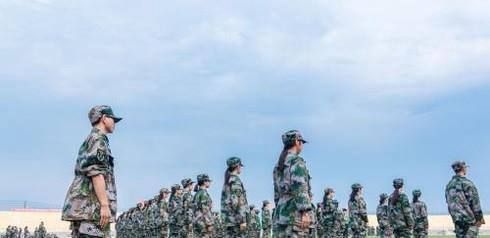 军训应该注意些什么？军训怎么过？