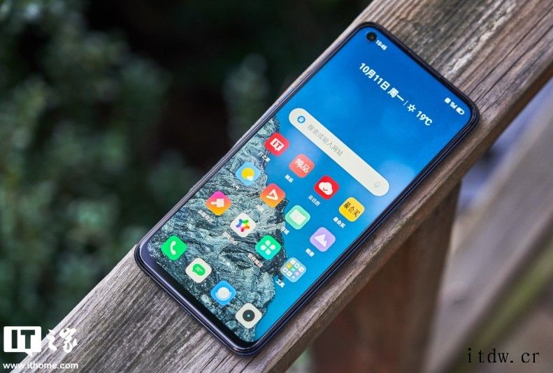 徐起:realme 将进军高端市场,旗舰新品价格上探 500