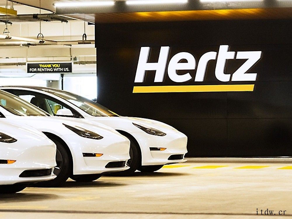 消息称特斯拉在与 Hertz 谈判电动汽车交付时间